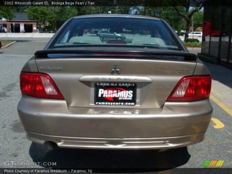 Bodega Beige Pearl / Tan 2002 Mitsubishi Galant ES