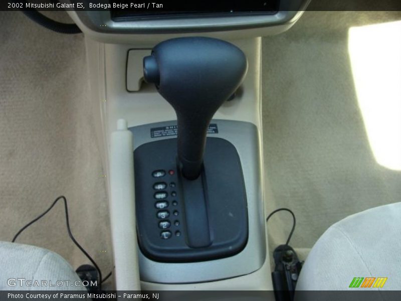 Bodega Beige Pearl / Tan 2002 Mitsubishi Galant ES