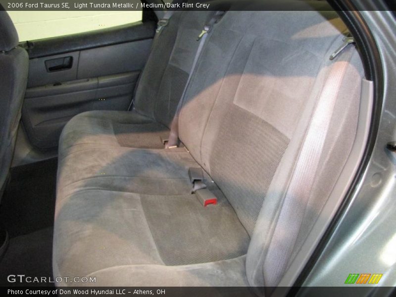Light Tundra Metallic / Medium/Dark Flint Grey 2006 Ford Taurus SE