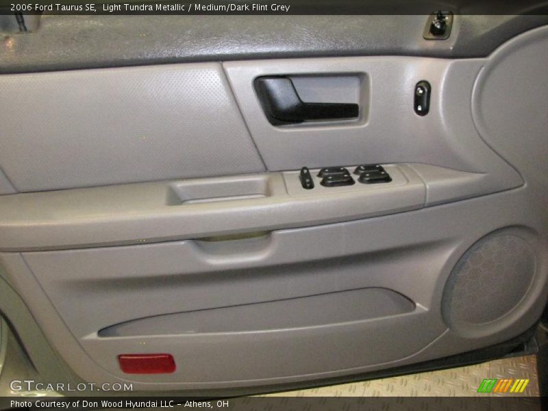 Light Tundra Metallic / Medium/Dark Flint Grey 2006 Ford Taurus SE