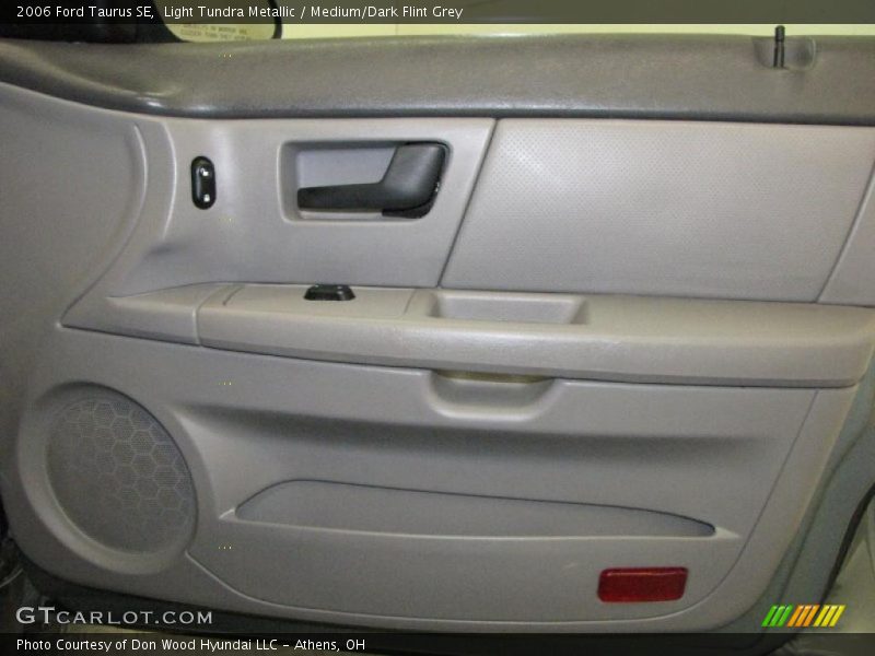 Light Tundra Metallic / Medium/Dark Flint Grey 2006 Ford Taurus SE