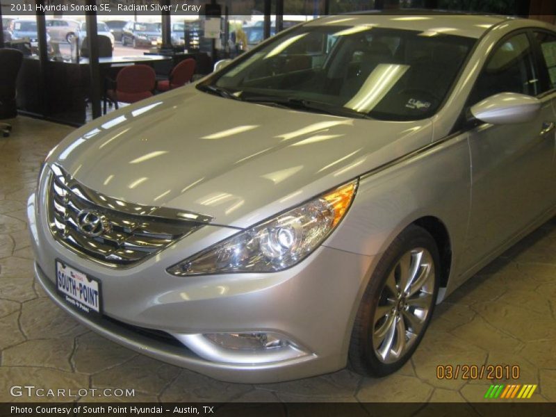 Radiant Silver / Gray 2011 Hyundai Sonata SE