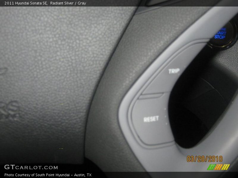 Radiant Silver / Gray 2011 Hyundai Sonata SE