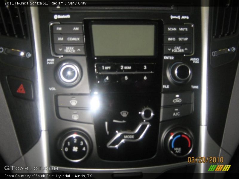 Radiant Silver / Gray 2011 Hyundai Sonata SE