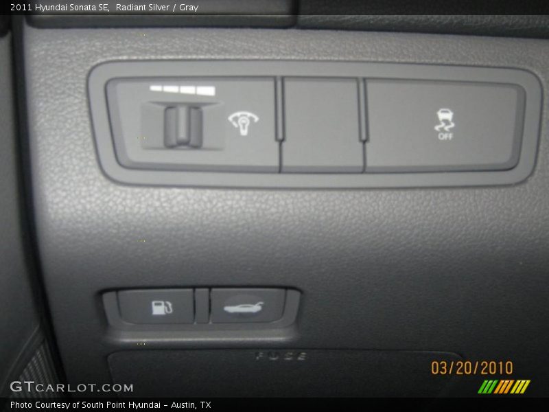 Radiant Silver / Gray 2011 Hyundai Sonata SE