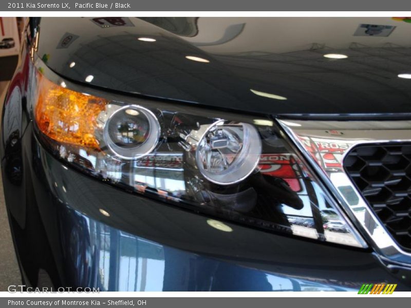 Pacific Blue / Black 2011 Kia Sorento LX