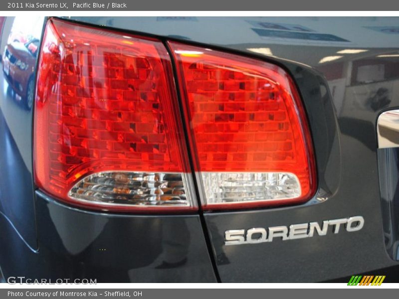 Pacific Blue / Black 2011 Kia Sorento LX