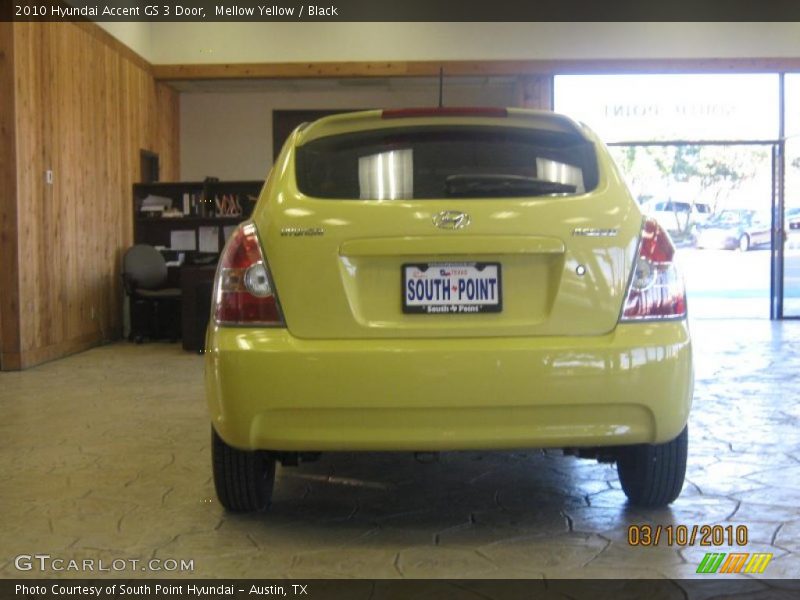 Mellow Yellow / Black 2010 Hyundai Accent GS 3 Door
