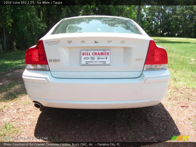 Ice White / Taupe 2009 Volvo S60 2.5T