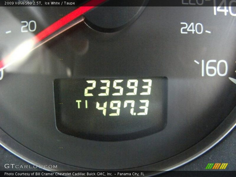 Ice White / Taupe 2009 Volvo S60 2.5T