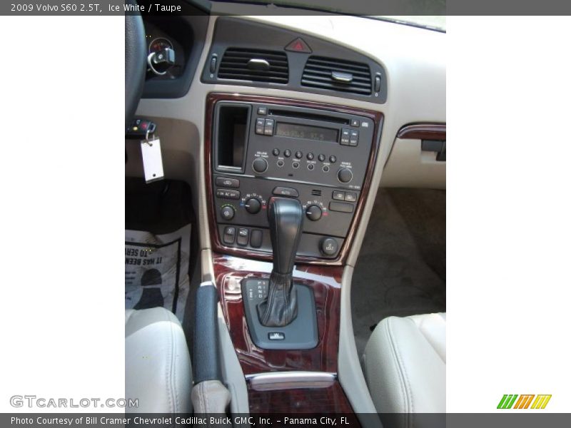 Ice White / Taupe 2009 Volvo S60 2.5T