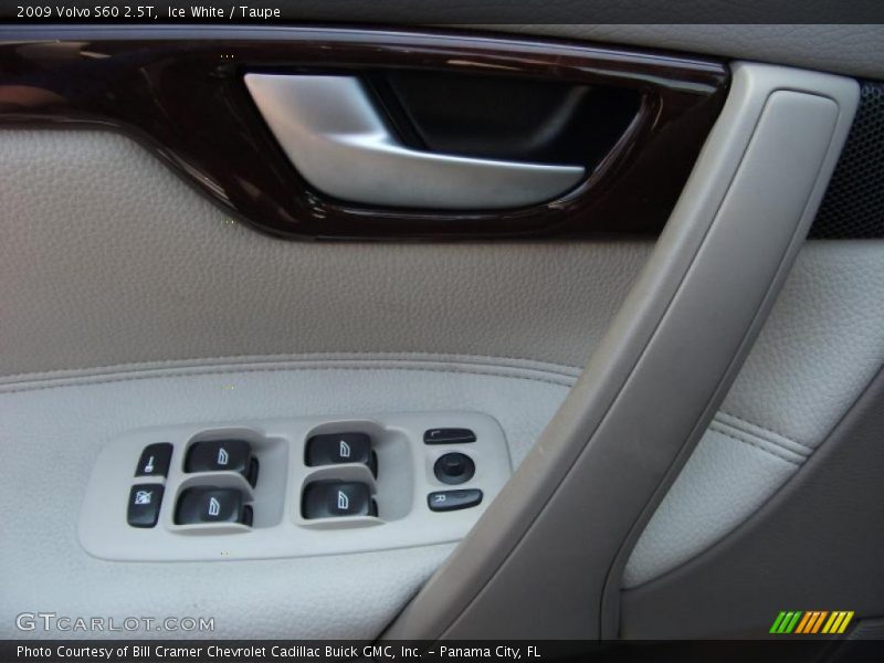 Ice White / Taupe 2009 Volvo S60 2.5T