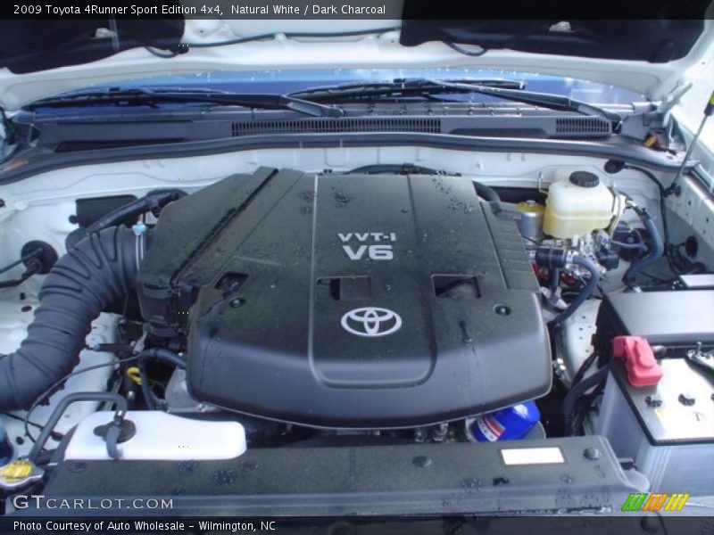 Natural White / Dark Charcoal 2009 Toyota 4Runner Sport Edition 4x4