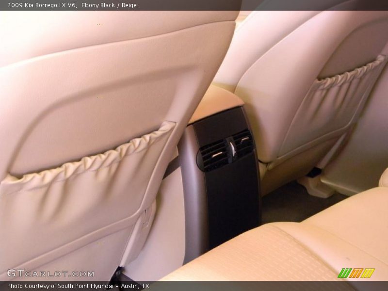 Ebony Black / Beige 2009 Kia Borrego LX V6