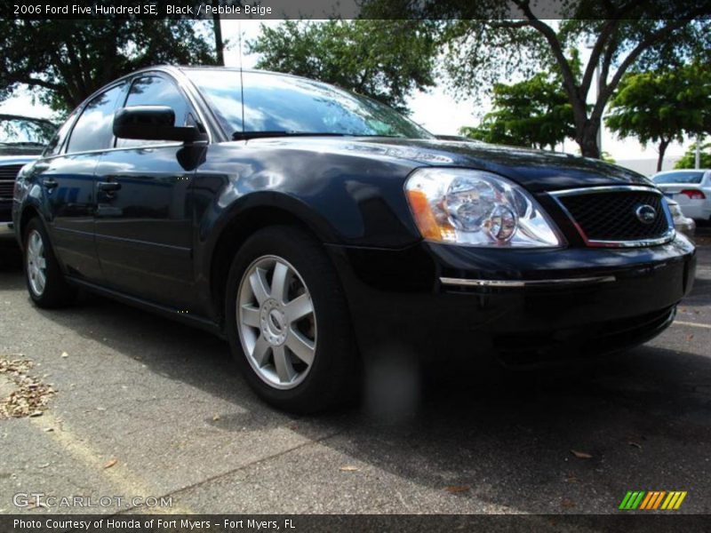 Black / Pebble Beige 2006 Ford Five Hundred SE