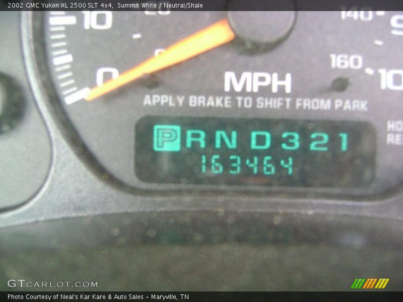 Summit White / Neutral/Shale 2002 GMC Yukon XL 2500 SLT 4x4