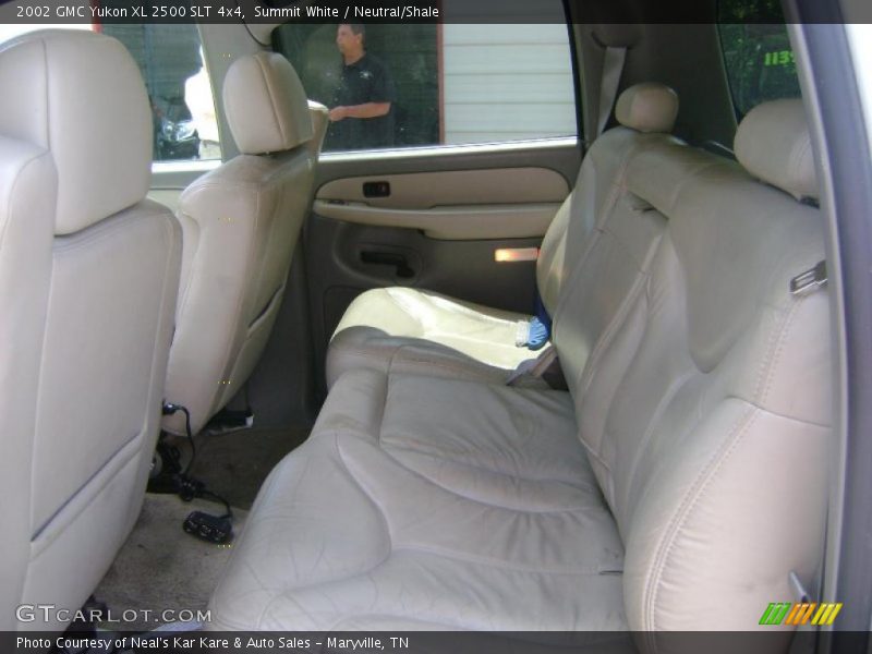 Summit White / Neutral/Shale 2002 GMC Yukon XL 2500 SLT 4x4