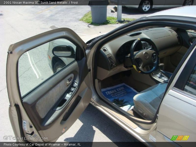 Sunlit Sand Metallic / Frost 2001 Nissan Maxima SE
