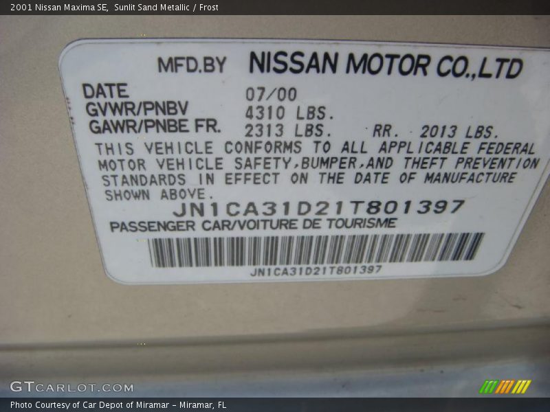 Sunlit Sand Metallic / Frost 2001 Nissan Maxima SE