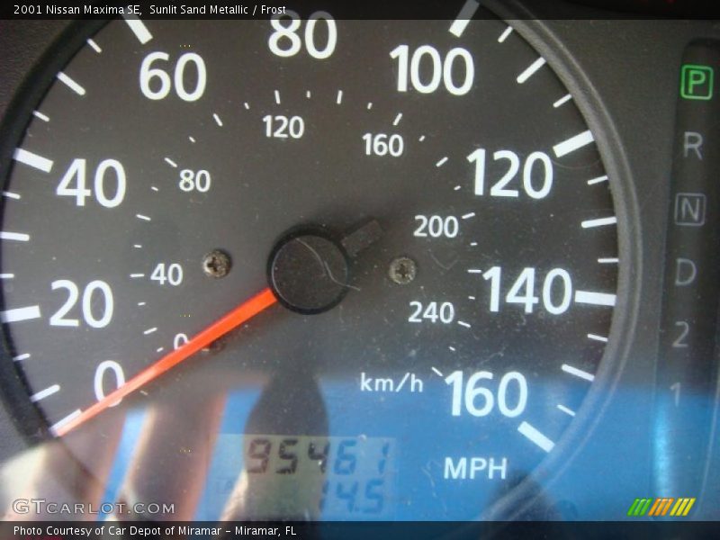 Sunlit Sand Metallic / Frost 2001 Nissan Maxima SE