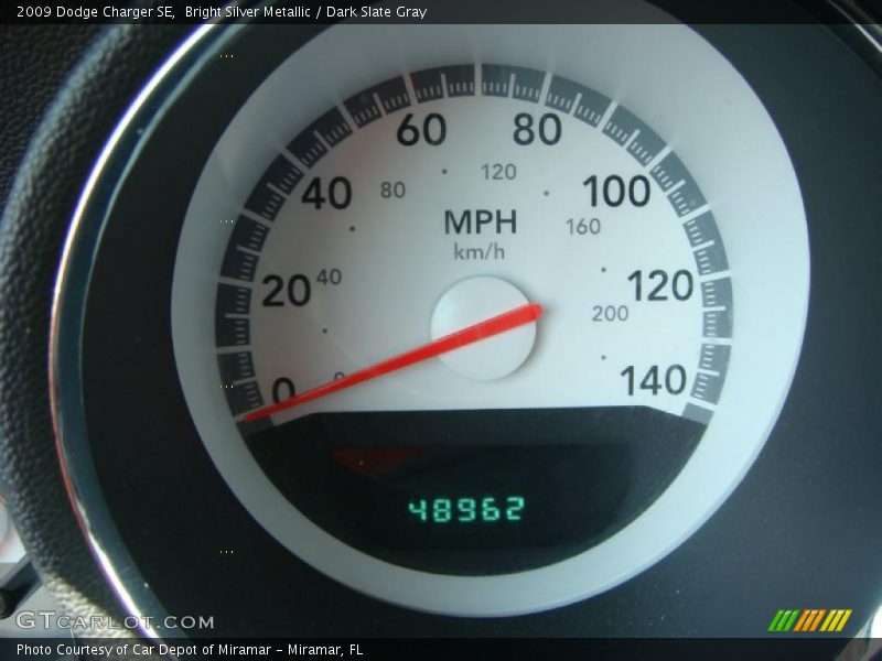 Bright Silver Metallic / Dark Slate Gray 2009 Dodge Charger SE