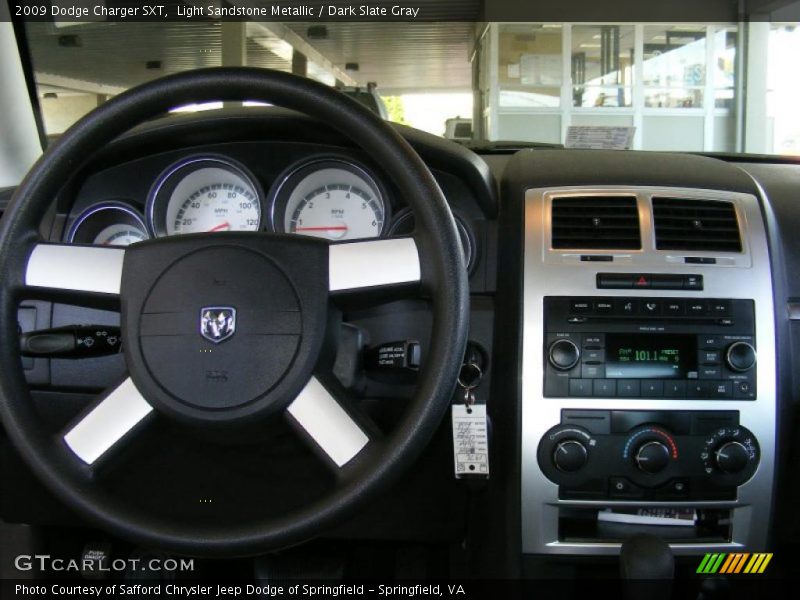 Light Sandstone Metallic / Dark Slate Gray 2009 Dodge Charger SXT