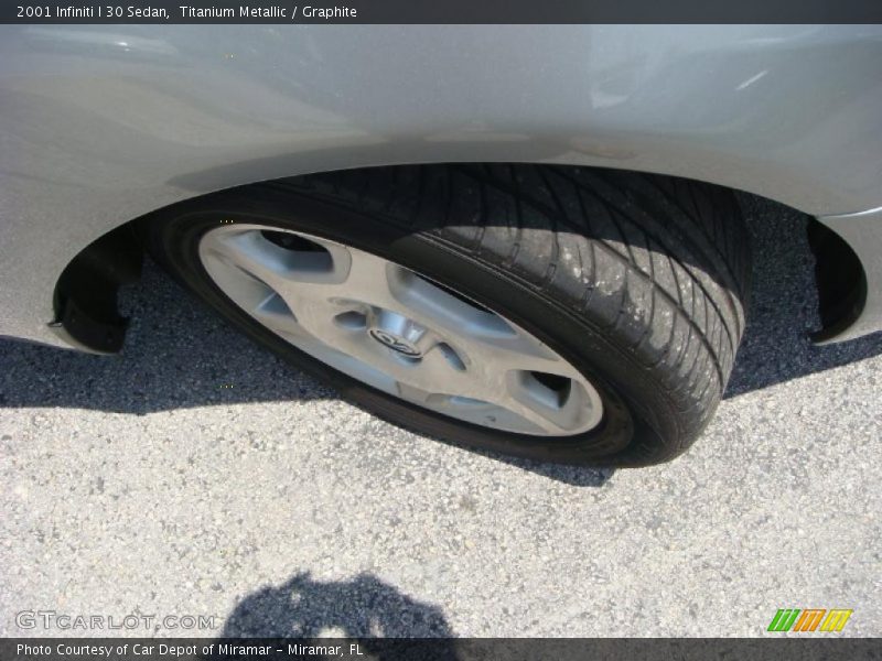 Titanium Metallic / Graphite 2001 Infiniti I 30 Sedan