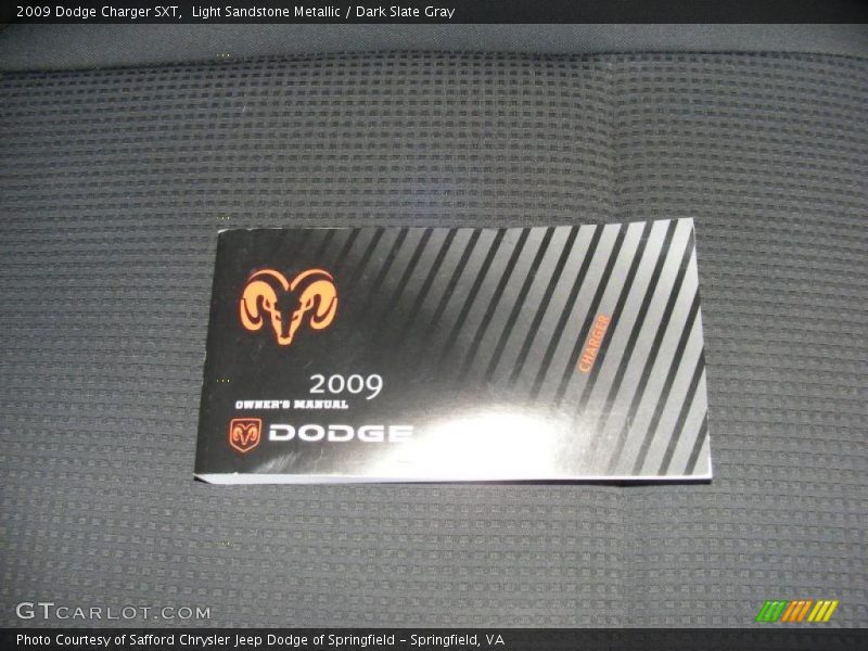 Light Sandstone Metallic / Dark Slate Gray 2009 Dodge Charger SXT