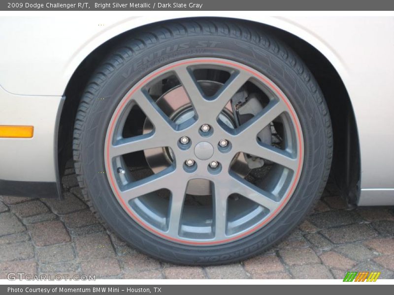Bright Silver Metallic / Dark Slate Gray 2009 Dodge Challenger R/T