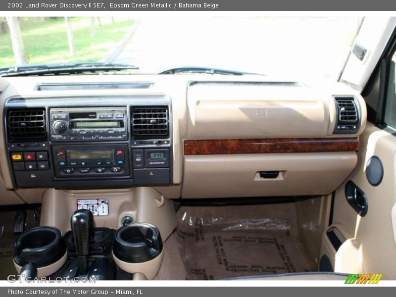 Epsom Green Metallic / Bahama Beige 2002 Land Rover Discovery II SE7