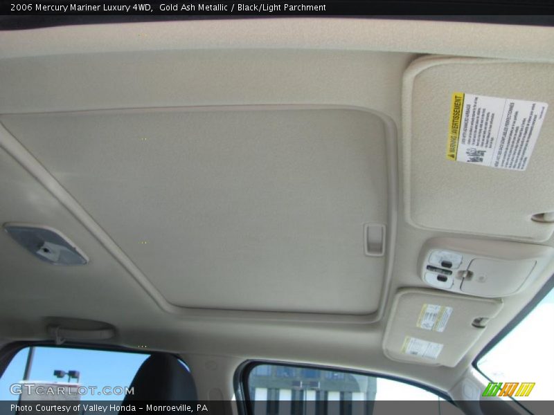 Gold Ash Metallic / Black/Light Parchment 2006 Mercury Mariner Luxury 4WD