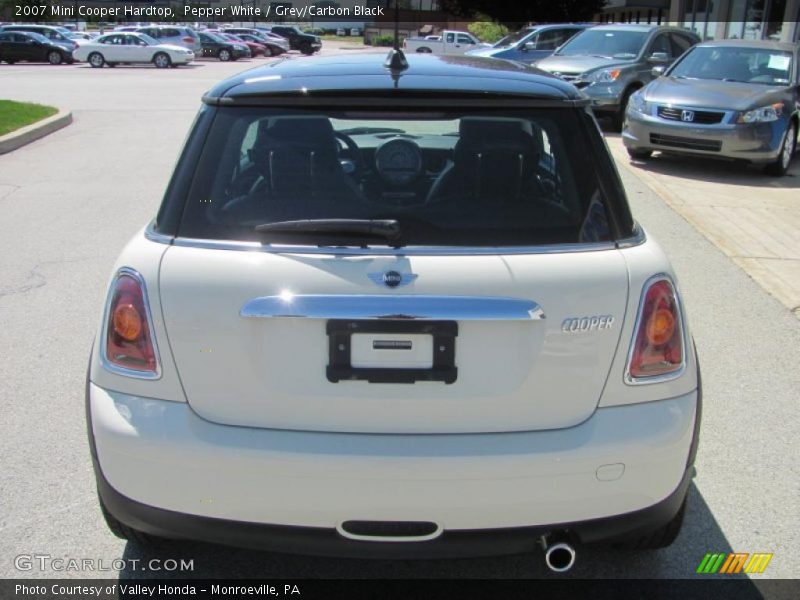 Pepper White / Grey/Carbon Black 2007 Mini Cooper Hardtop