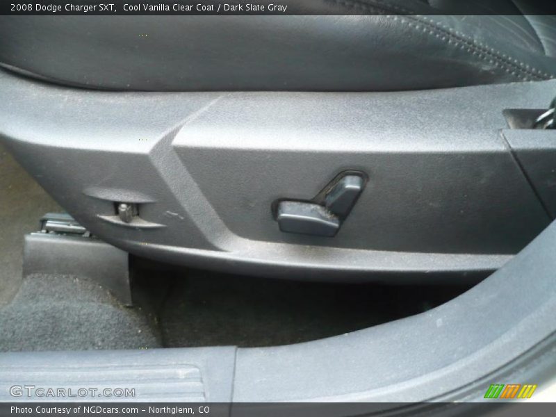 Cool Vanilla Clear Coat / Dark Slate Gray 2008 Dodge Charger SXT