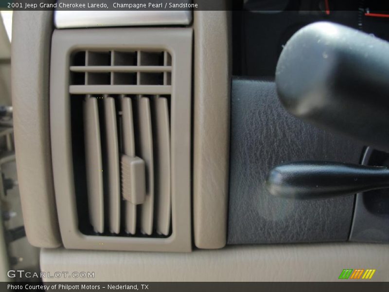 Champagne Pearl / Sandstone 2001 Jeep Grand Cherokee Laredo
