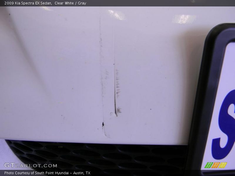 Clear White / Gray 2009 Kia Spectra EX Sedan