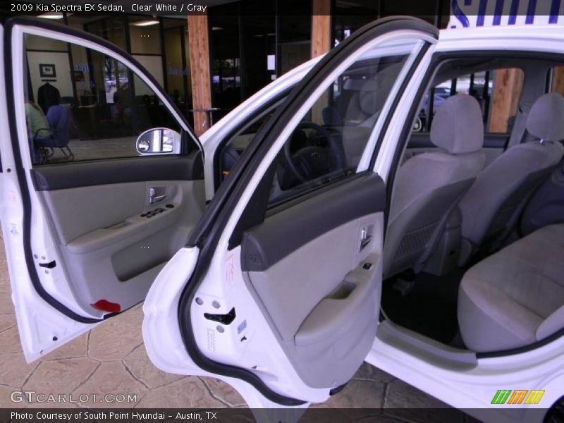 Clear White / Gray 2009 Kia Spectra EX Sedan