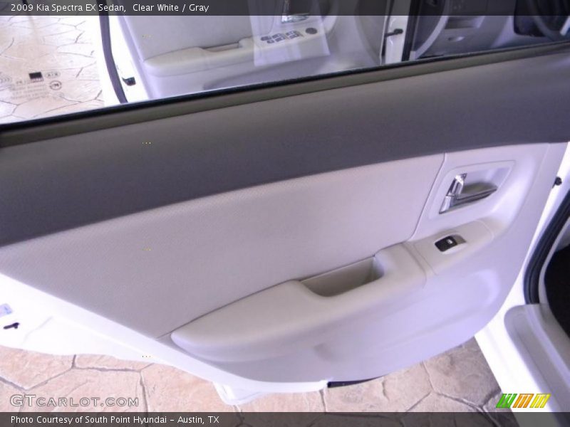 Clear White / Gray 2009 Kia Spectra EX Sedan