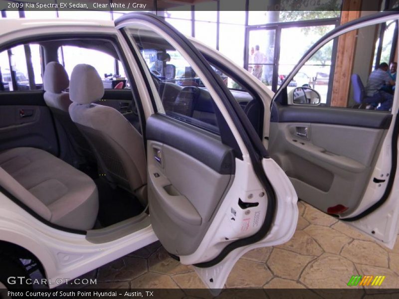 Clear White / Gray 2009 Kia Spectra EX Sedan