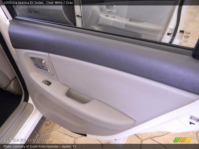 Clear White / Gray 2009 Kia Spectra EX Sedan