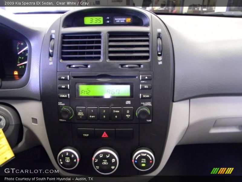 Clear White / Gray 2009 Kia Spectra EX Sedan