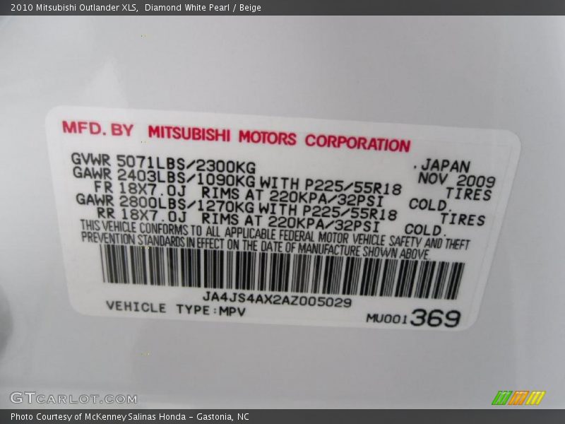 Diamond White Pearl / Beige 2010 Mitsubishi Outlander XLS