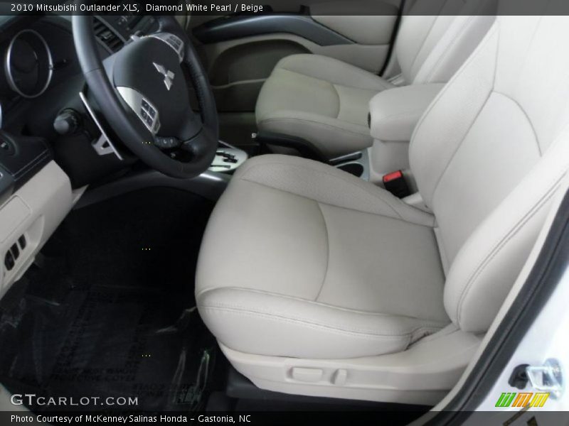 Diamond White Pearl / Beige 2010 Mitsubishi Outlander XLS