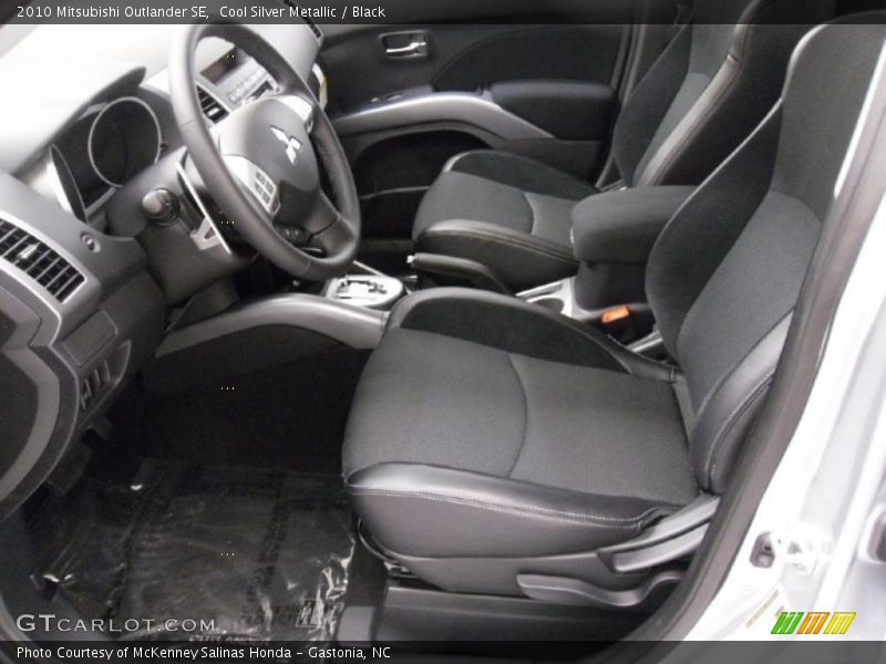 Cool Silver Metallic / Black 2010 Mitsubishi Outlander SE
