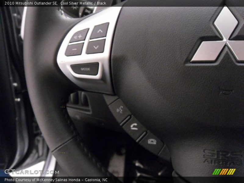 Cool Silver Metallic / Black 2010 Mitsubishi Outlander SE
