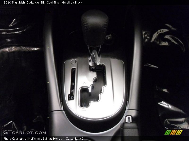 Cool Silver Metallic / Black 2010 Mitsubishi Outlander SE
