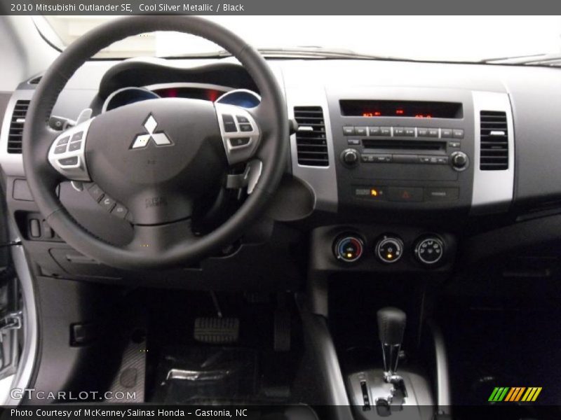 Cool Silver Metallic / Black 2010 Mitsubishi Outlander SE