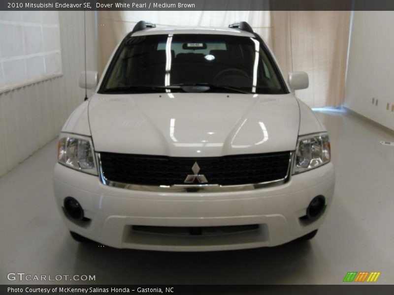 Dover White Pearl / Medium Brown 2010 Mitsubishi Endeavor SE
