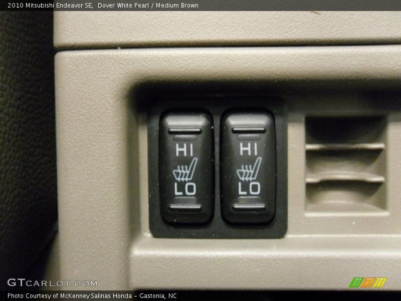 Dover White Pearl / Medium Brown 2010 Mitsubishi Endeavor SE