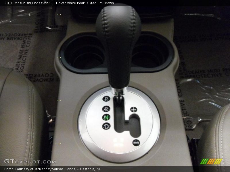 Dover White Pearl / Medium Brown 2010 Mitsubishi Endeavor SE