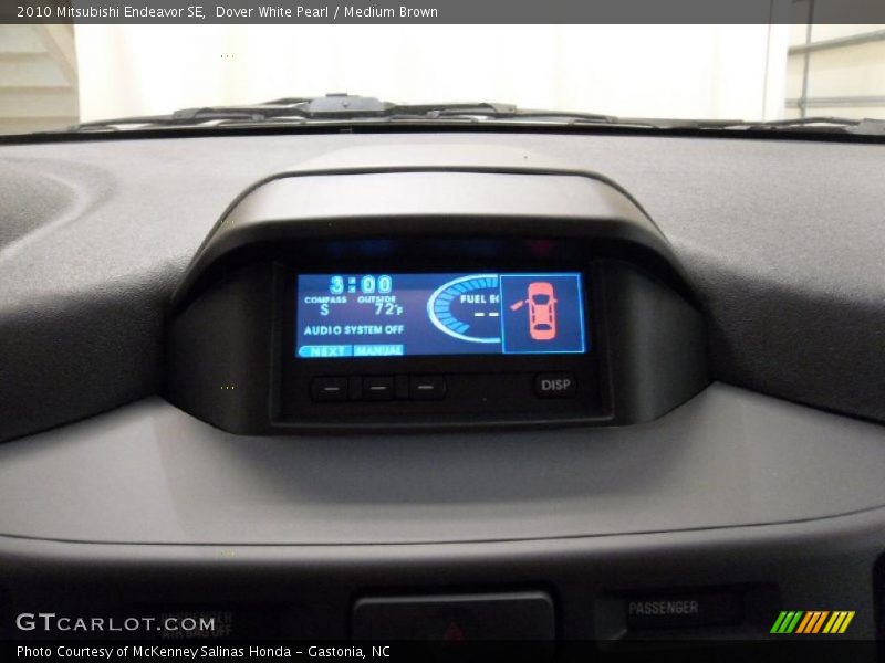 Dover White Pearl / Medium Brown 2010 Mitsubishi Endeavor SE